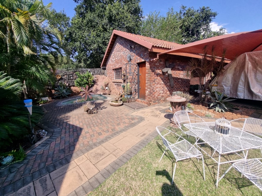 3 Bedroom Property for Sale in Oos Einde North West